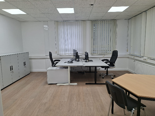Büro.20.jpeg